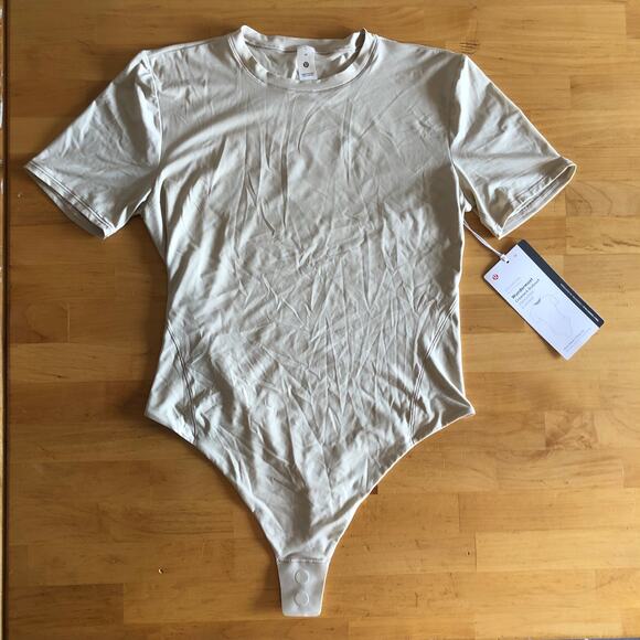 Lululemon Wundermost Ultra-Soft Nulu Short-Sleeve Crew Bodysuit, Size M (NWT) - Picture 3 of 8